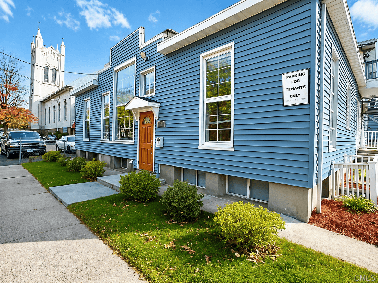 1 Mott Avenue exterior